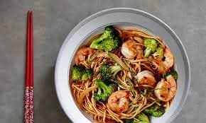 Chow Mein con Mariscos