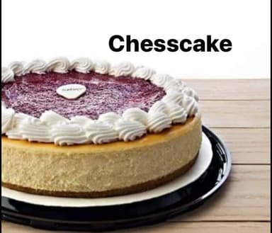 Rebanada de cheesecake de queso con frambuesa