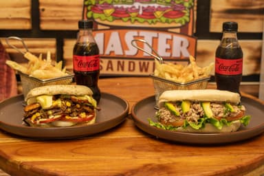 Combo Sándwich Dúo + Papas + Bebida