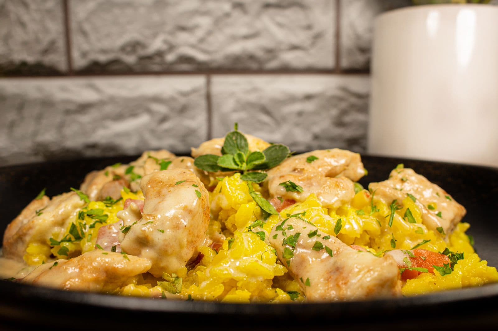 Arroz con Pollo en Salsa de Queso