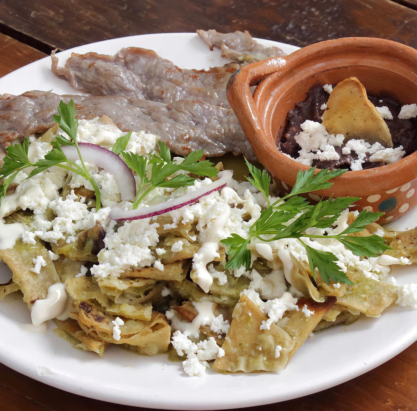 CHILAQUILES VERDES + CAFE