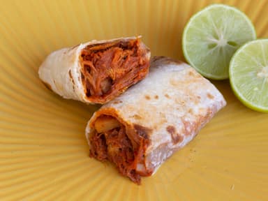 Burrito Carne con Chile*