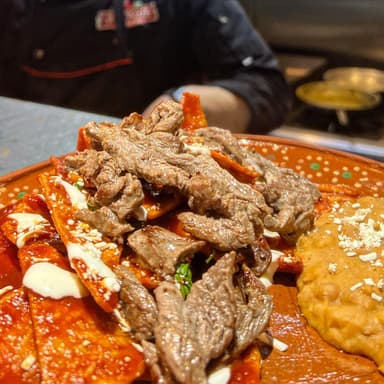 Orden de Chilaquiles con Arrachera