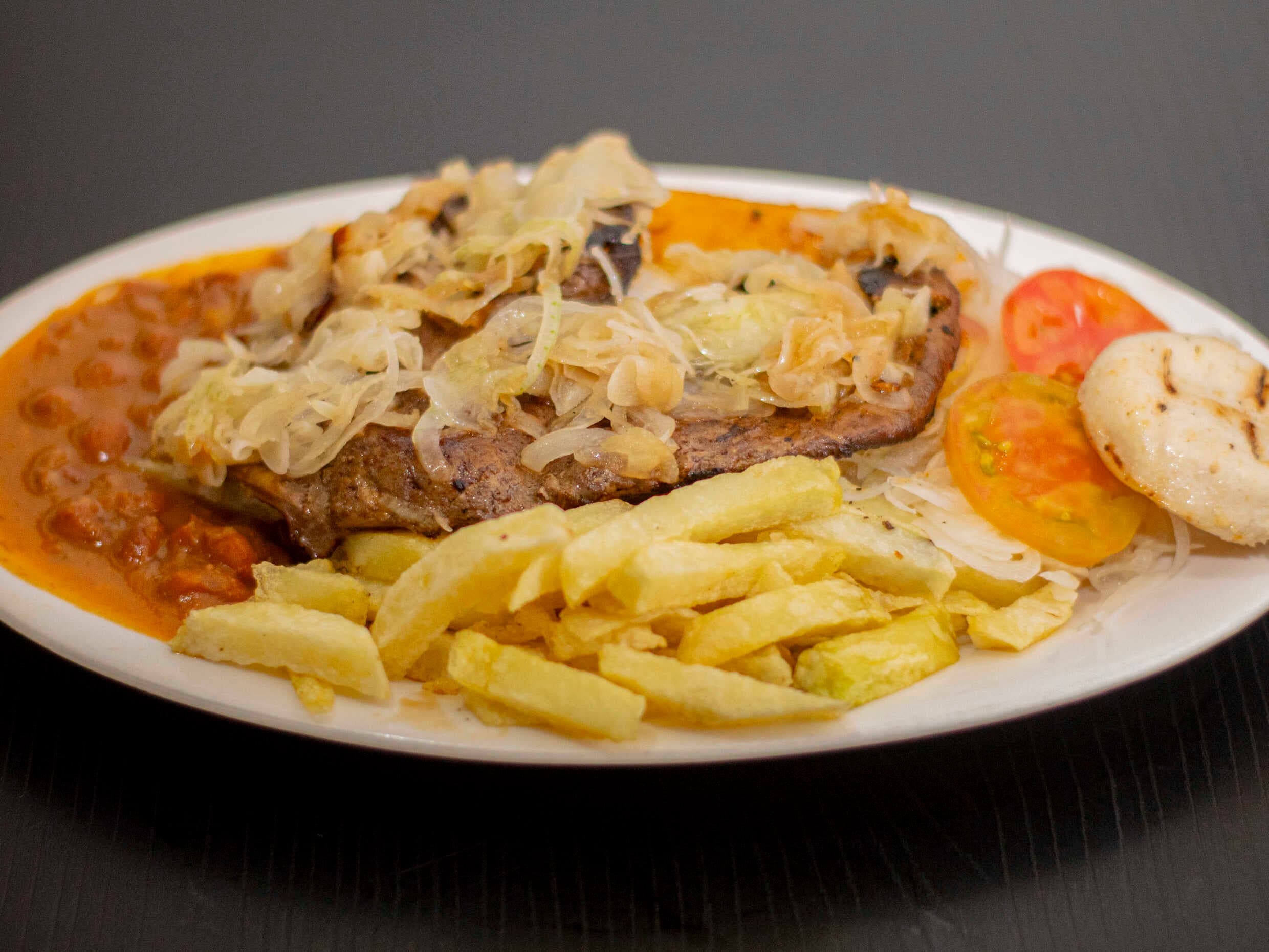 Almuerzo Económico con Hígado