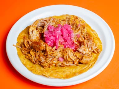 Mega  Panucho de Cochinita Pibil