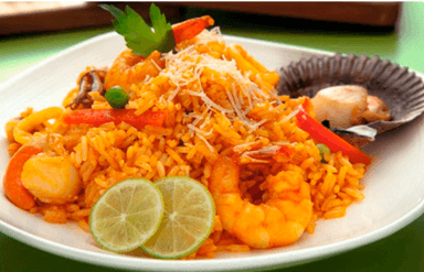 Arroz con Mariscos Mediano.
