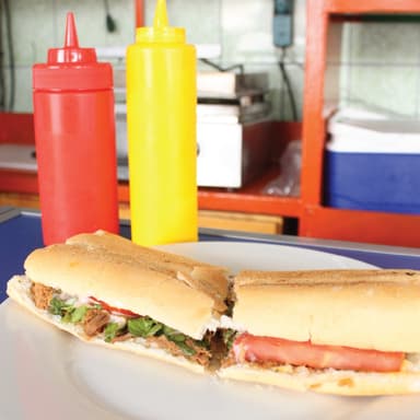 Combo-Sándwich Jamón y Queso + Papas + Bebida