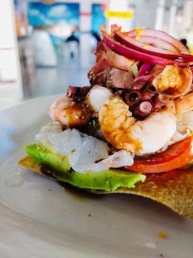 Tostada Campechana