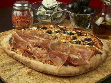 Pizza de Jamón Serrano, Queso Cabra y Higo