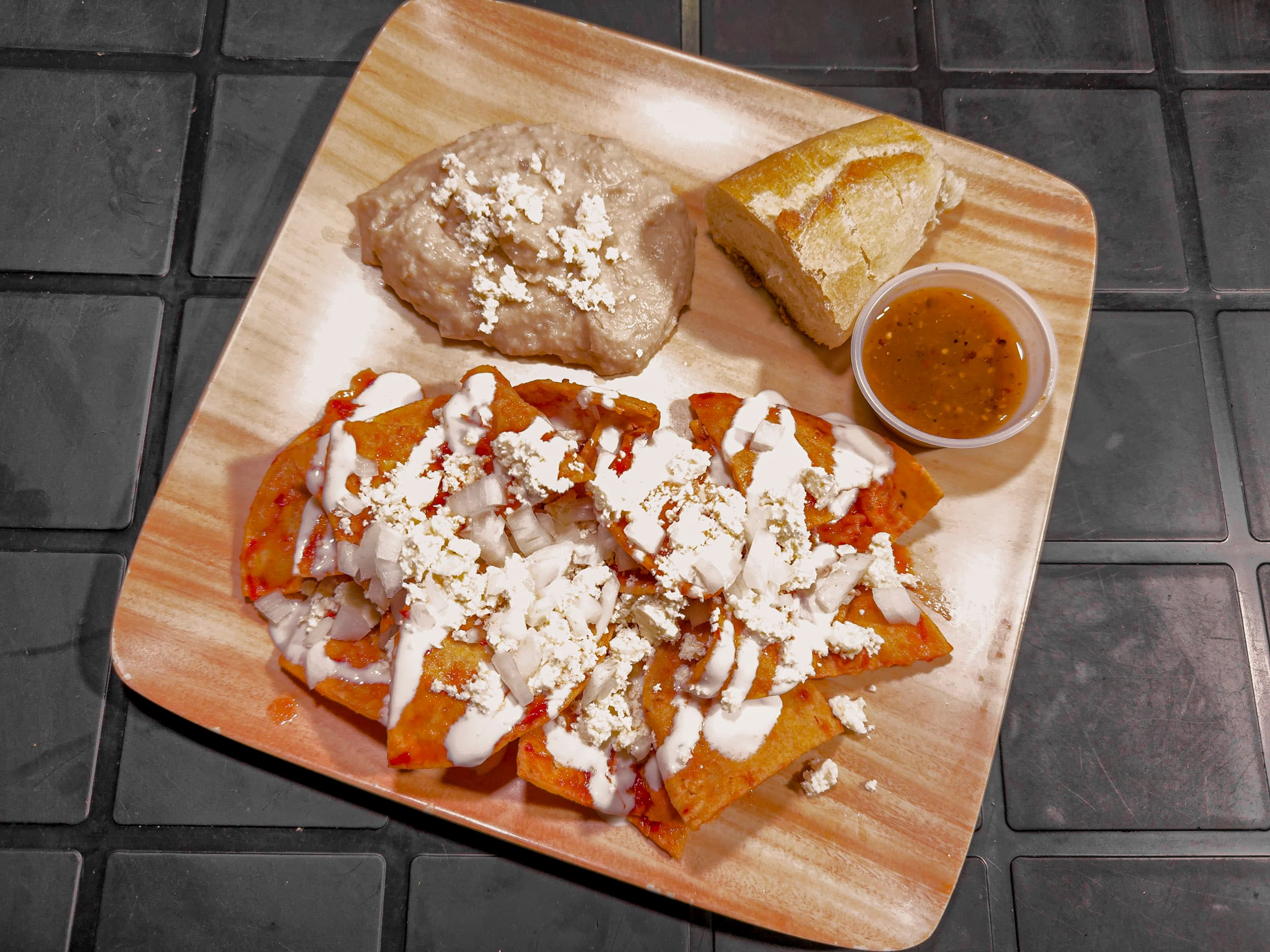 Chilaquiles sencillos rojos