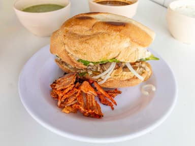 2 Tortas Pastor + 1 PEPSI 355 Ml