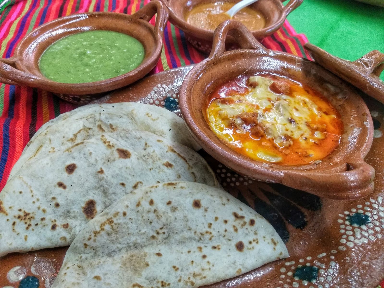 Taco de Pastor en Tortilla de Harina con Queso