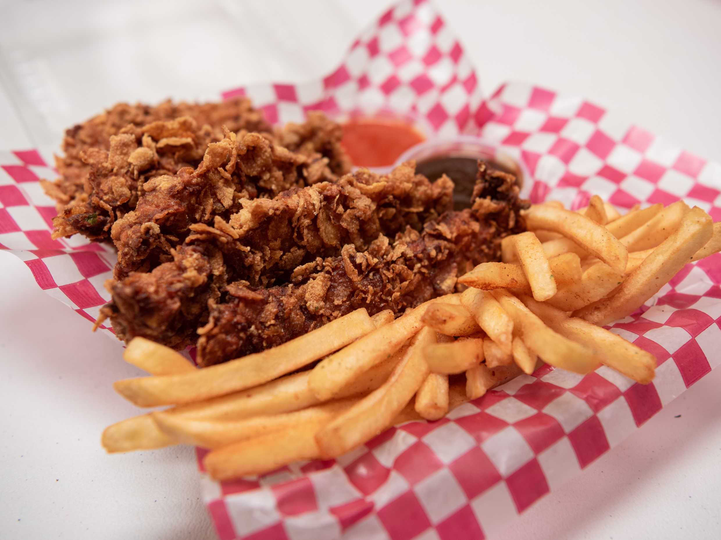 Tenders Crispy & Papas a la Francesa