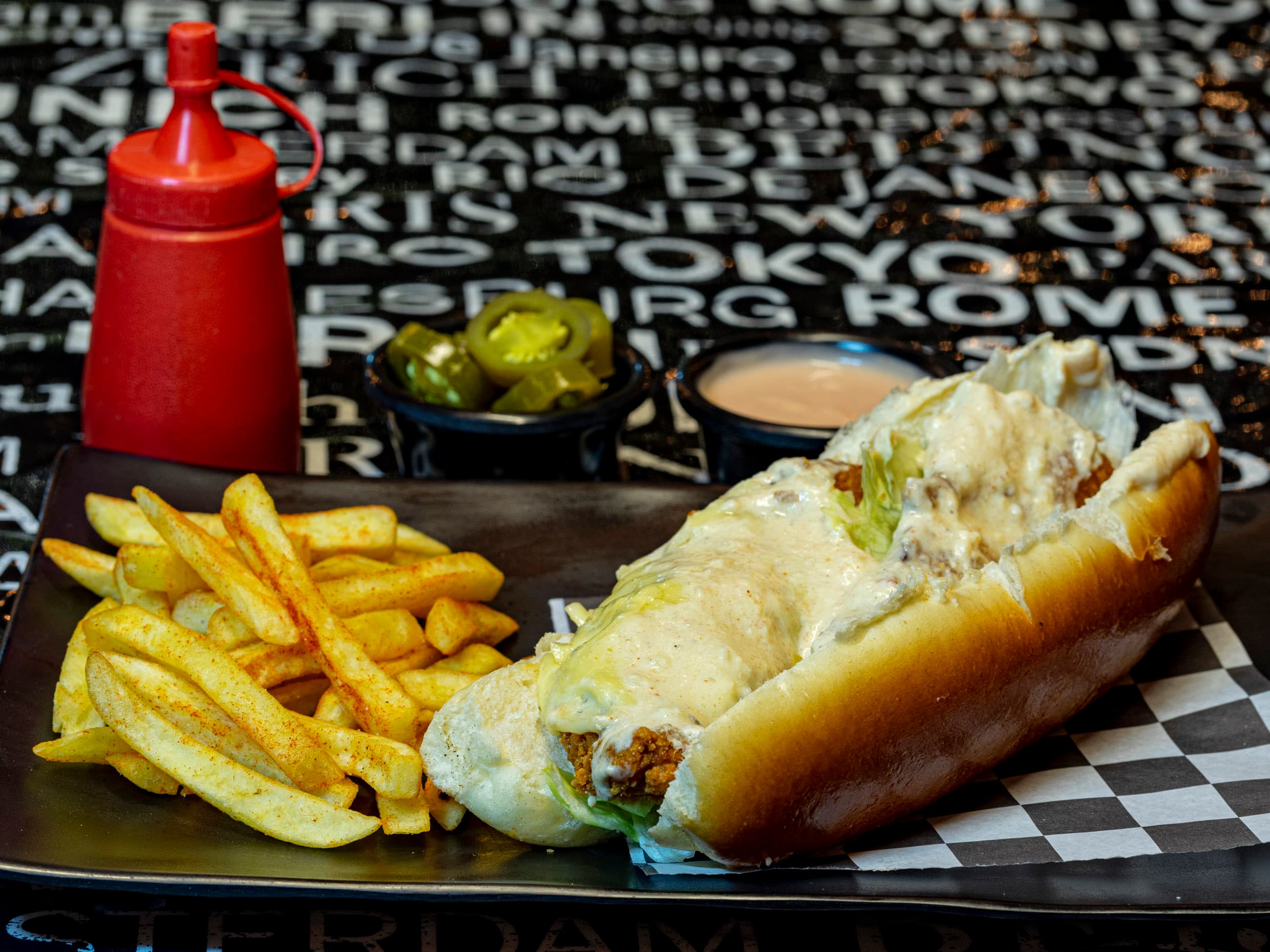 Dogo Alfredo + Papas