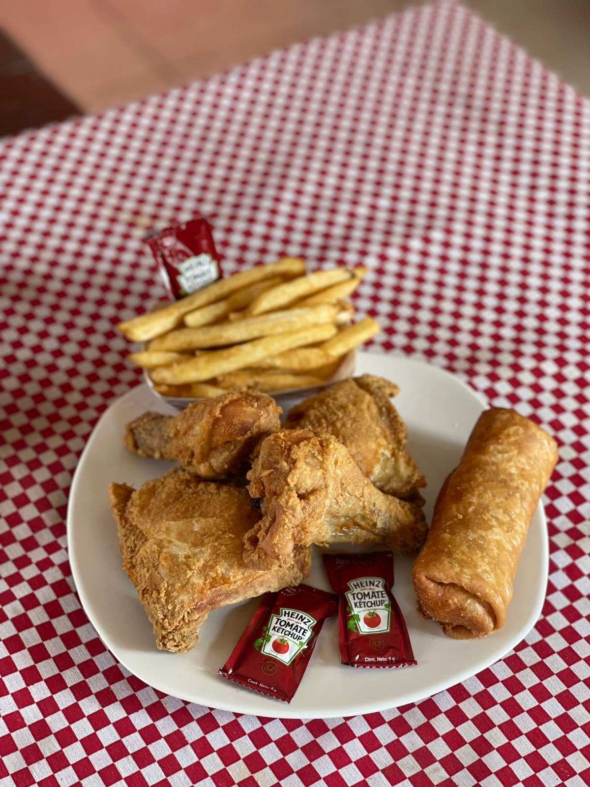 Combo 3- 4pz de Pollo, 1 Papas+ 1 Burrito