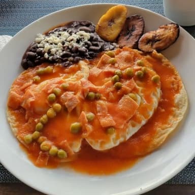 Huevos Motuleños