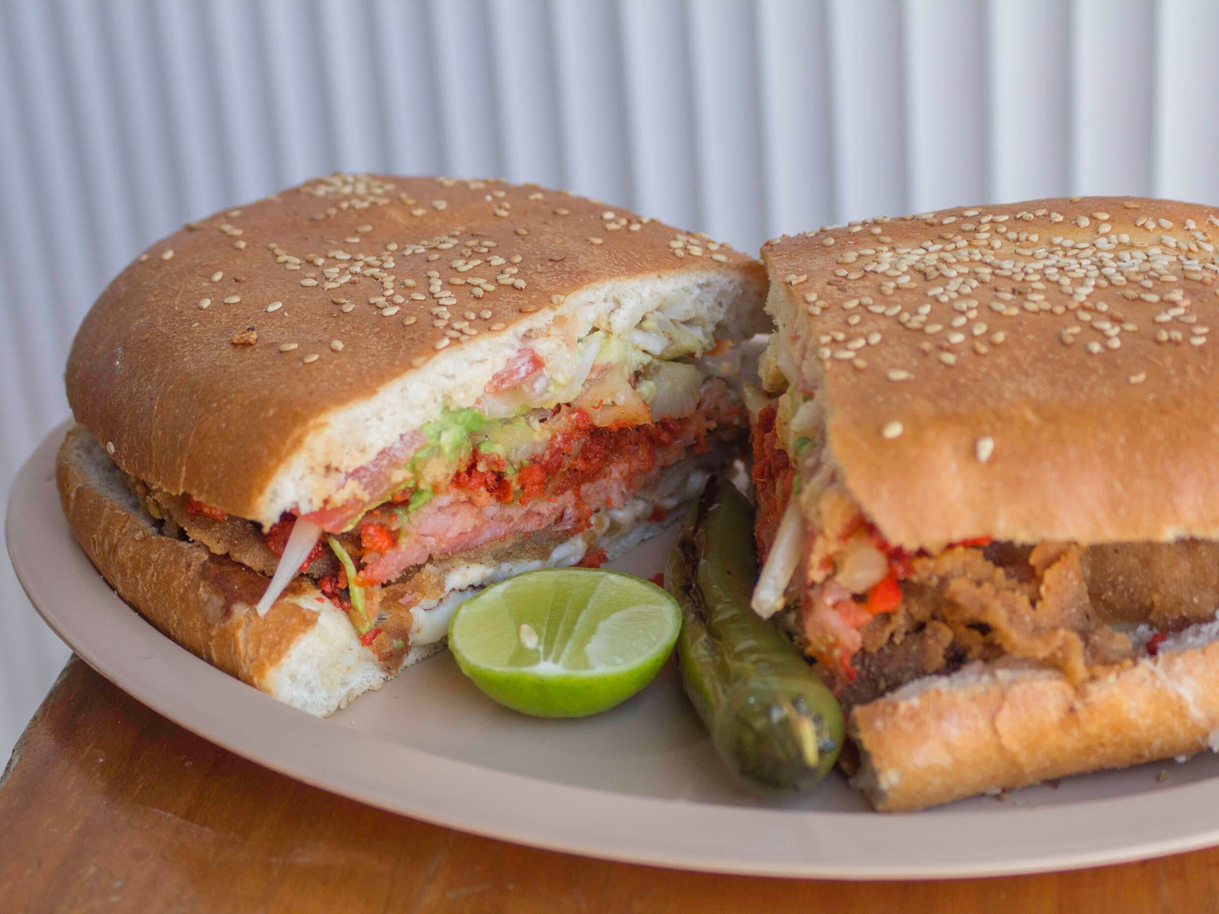 Combo 2 Tortas Costeñas y 2 COCA-COLA