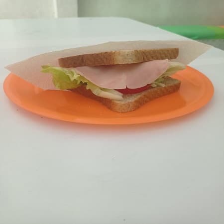 Sándwich de Queso Fresco con Pan Blanco