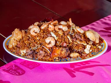1/2 chopmein pollo y camaron .