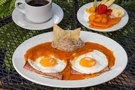 Huevos Rancheros con Jamón