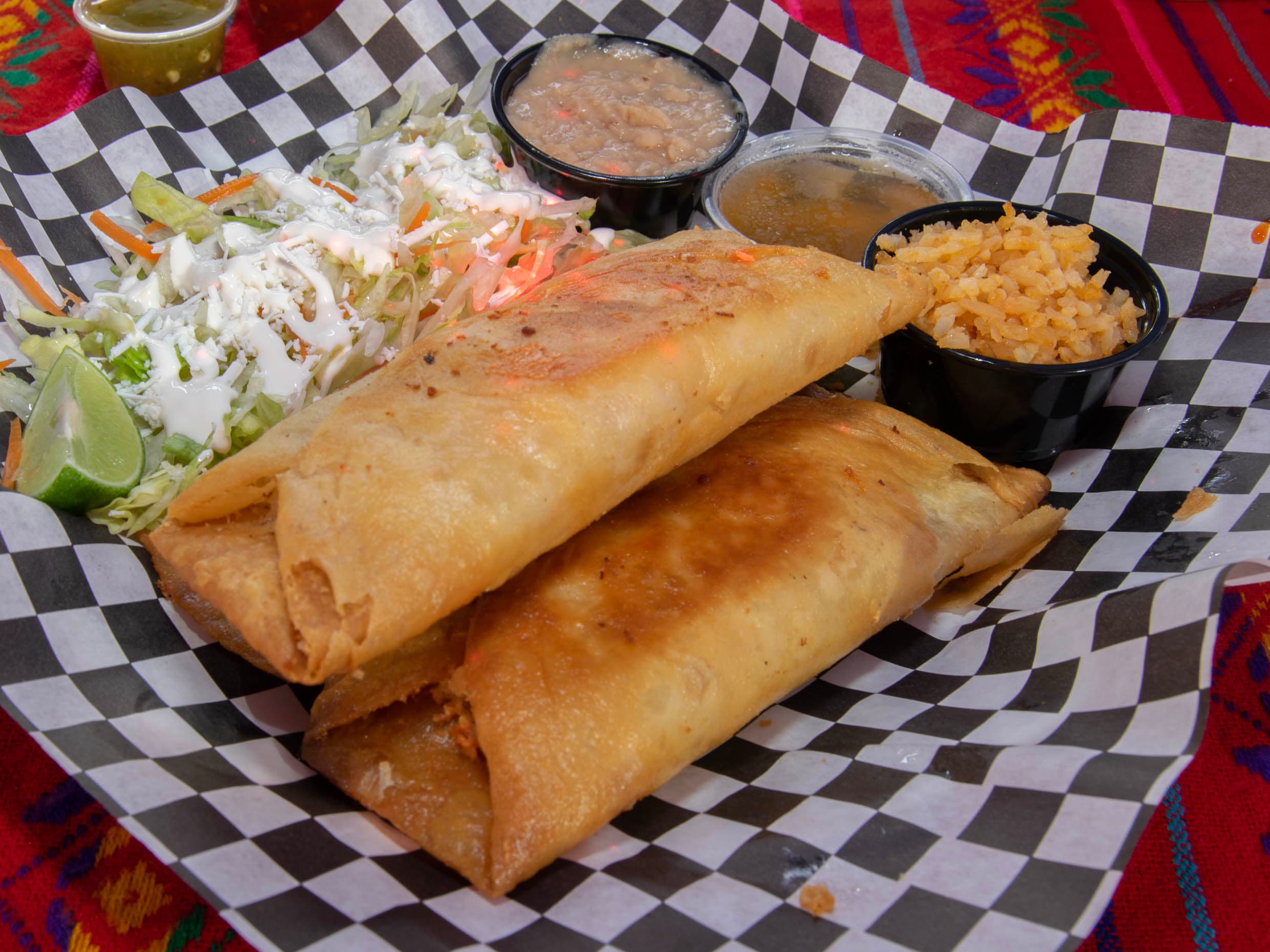 Orden de 3 Chimichangas.