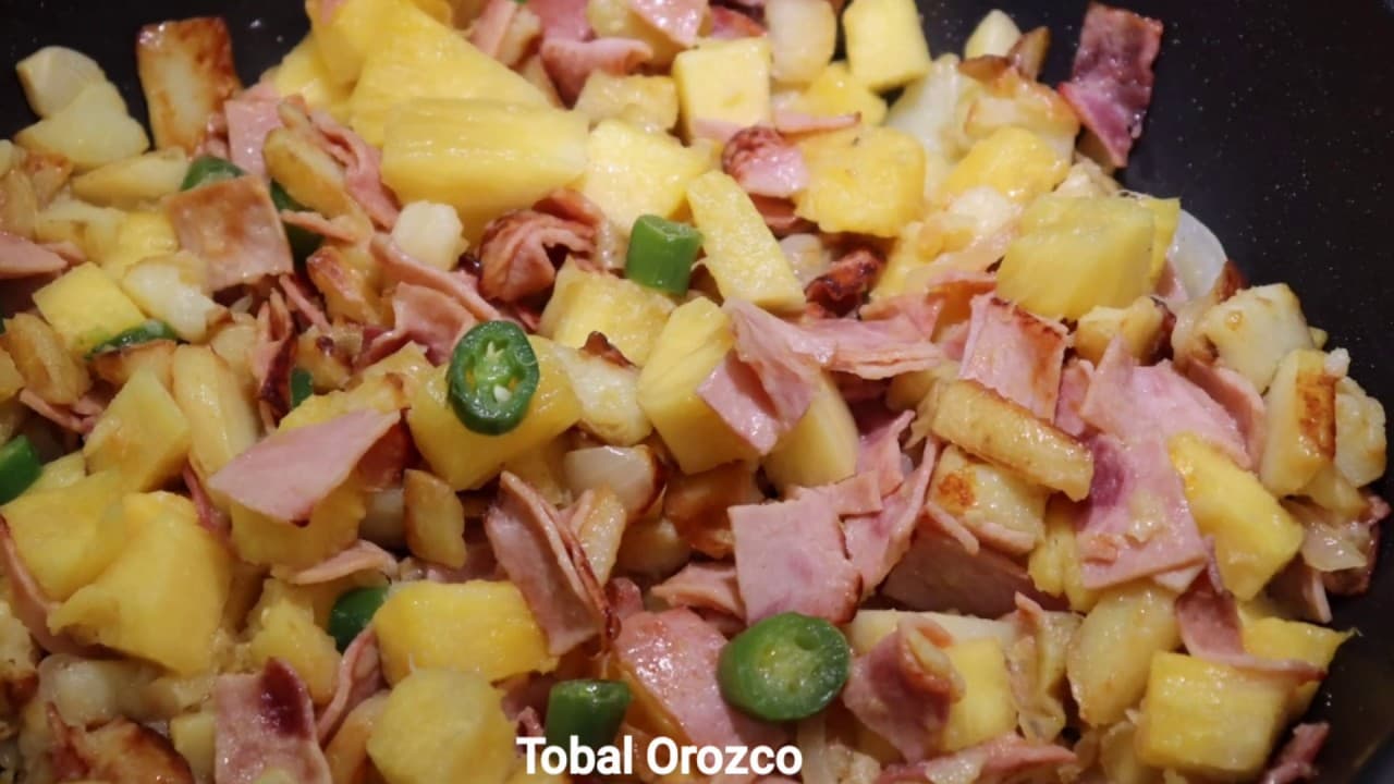 Papas a la Francesa con Tocino, Champiñones y Piña