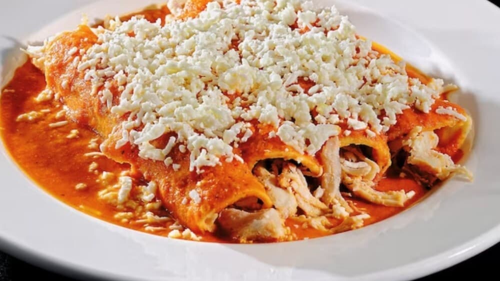 Enchiladas Rojas con Huevo