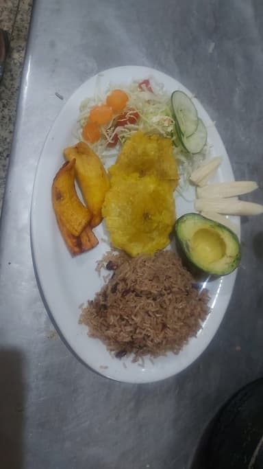Rice and Beans Vegetariano + Bebida