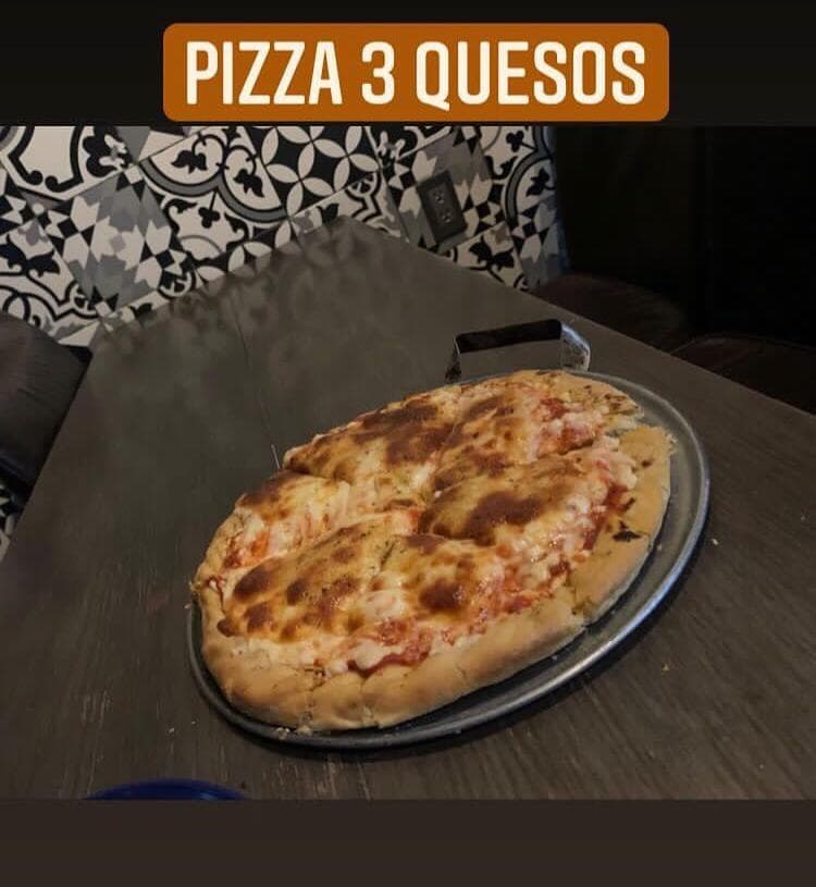 Pizza 4 Quesos