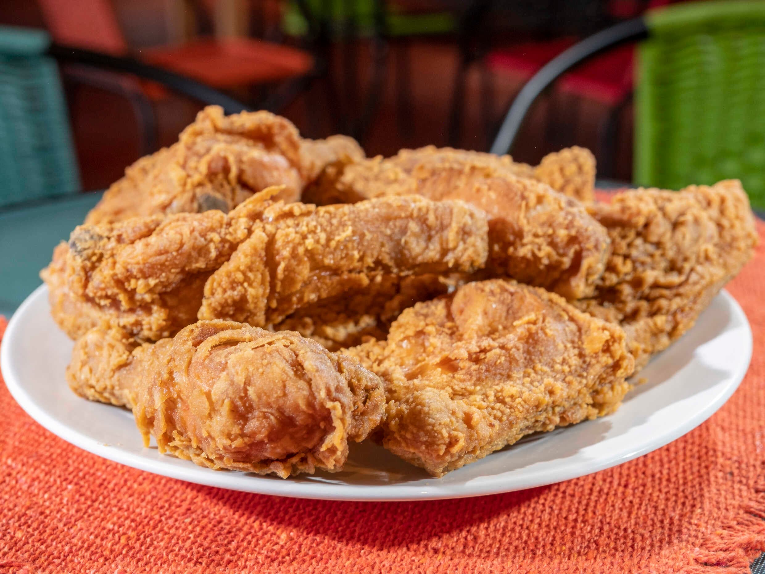 Combo 10 Piezas Pollo Frito Muslos y Cuartos