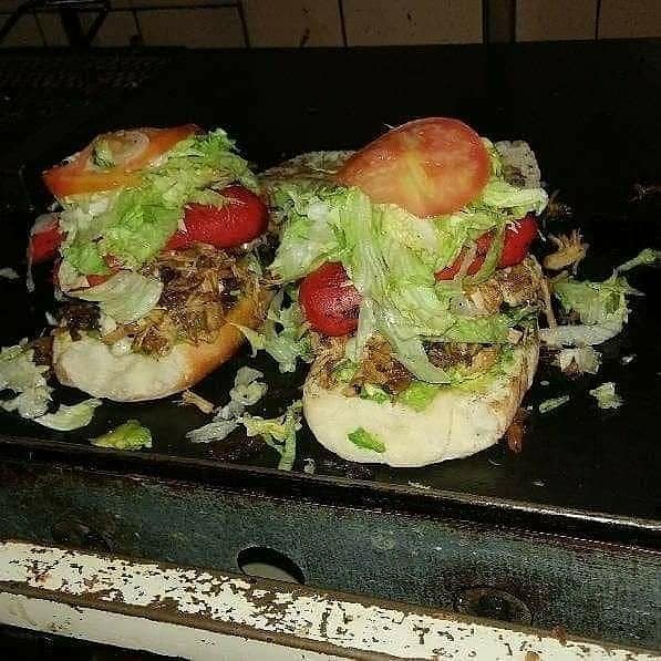 Torta Doble de Carnitas