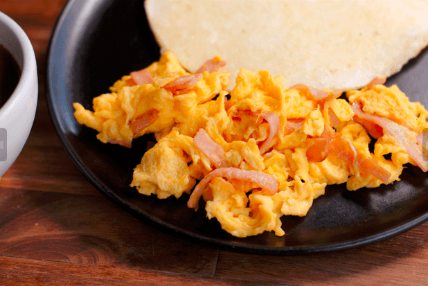Huevos con Jamón
