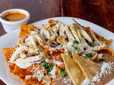 Chilaquiles con Pollo.