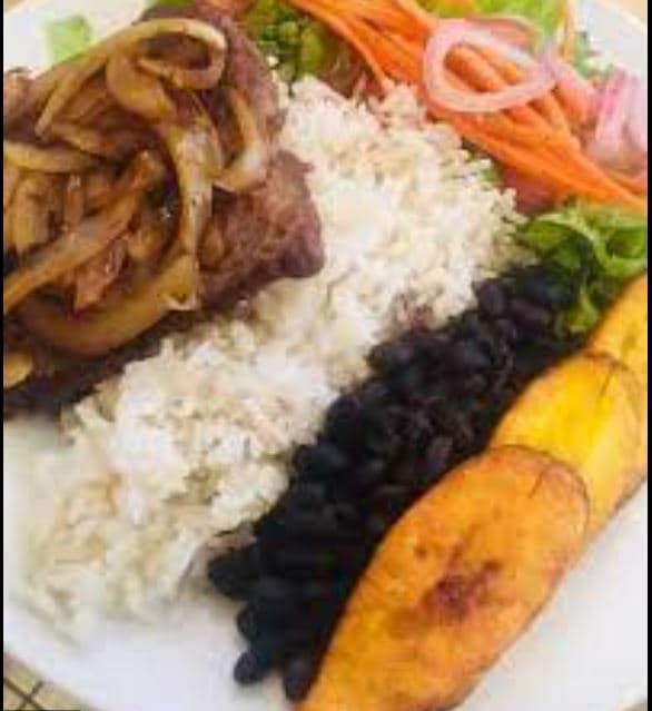 Almuerzo con Chuleta de Cerdo