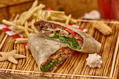 Burrito de Camarón con Arrachera con Papas