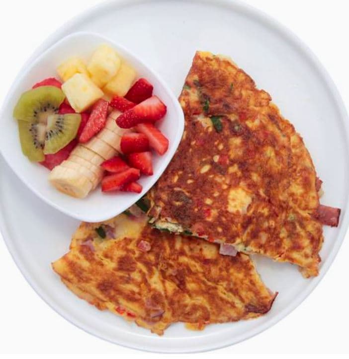 Omelette + Fruta