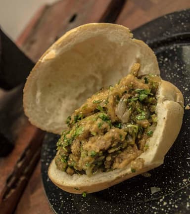 Lonche Chicharrón en en Salsa Verde