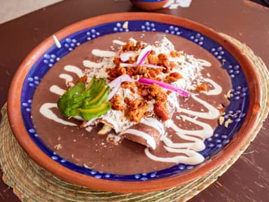 ENFRIJOLADAS + BEBIDA GRATIS