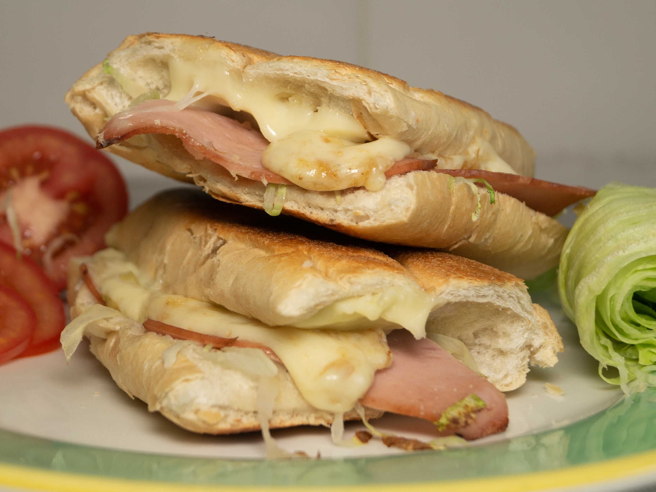 Sándwich de Jamón y Queso