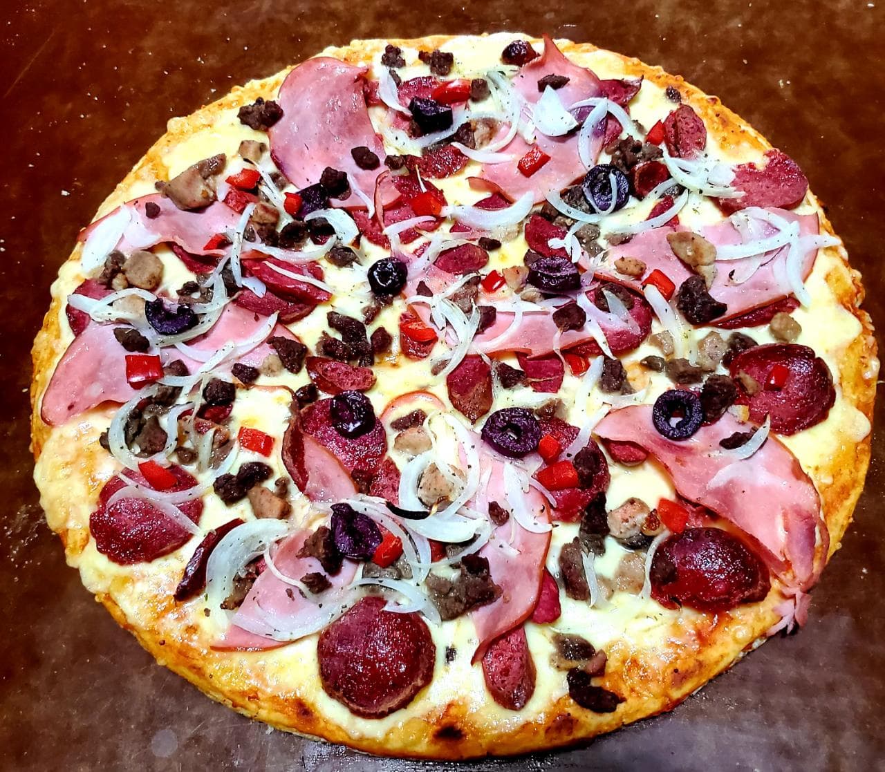Pizza Grande Carnívora de 8 Porciones