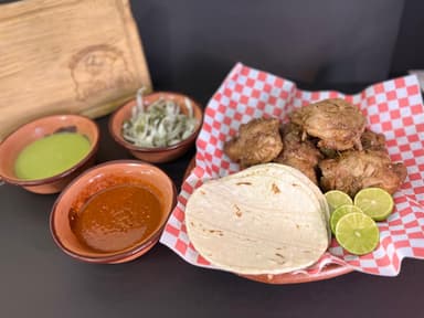 Combo Kg de carnitas + 1/4 Tembloroso