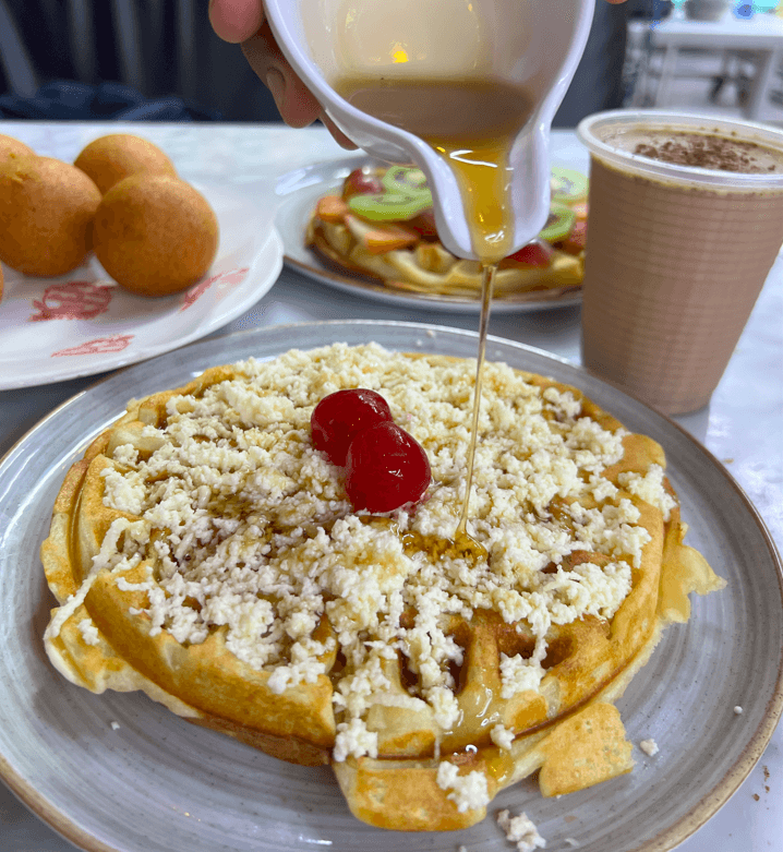 Waffle de Almojabana  con queso