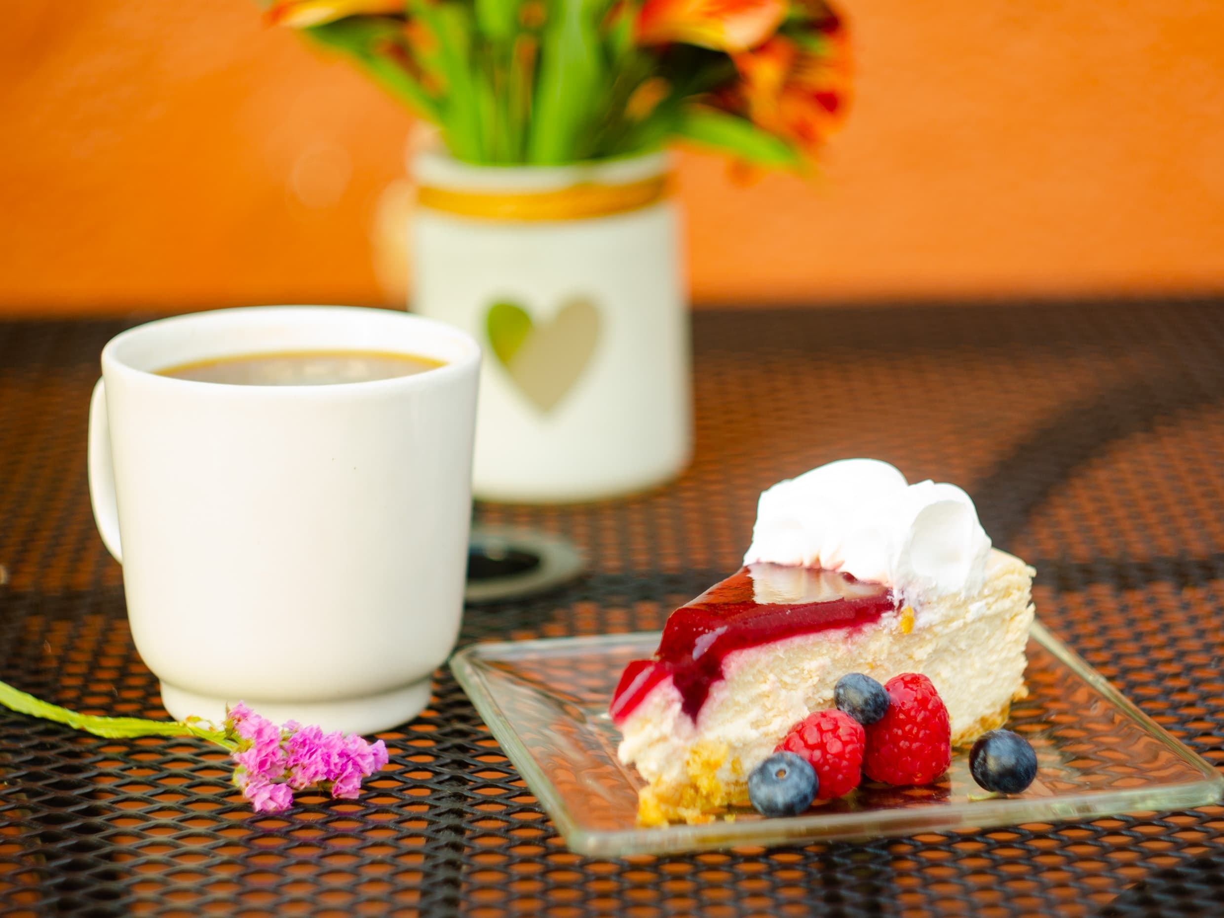 Café americano y postre