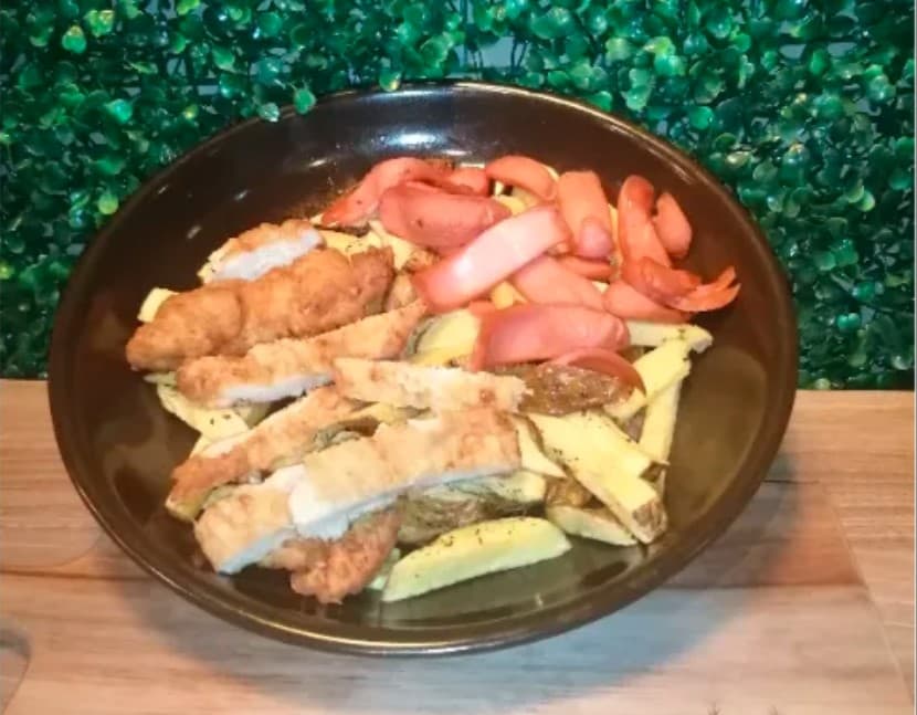 Salchirrón Chicken
