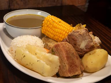Olla de Carne con Arroz