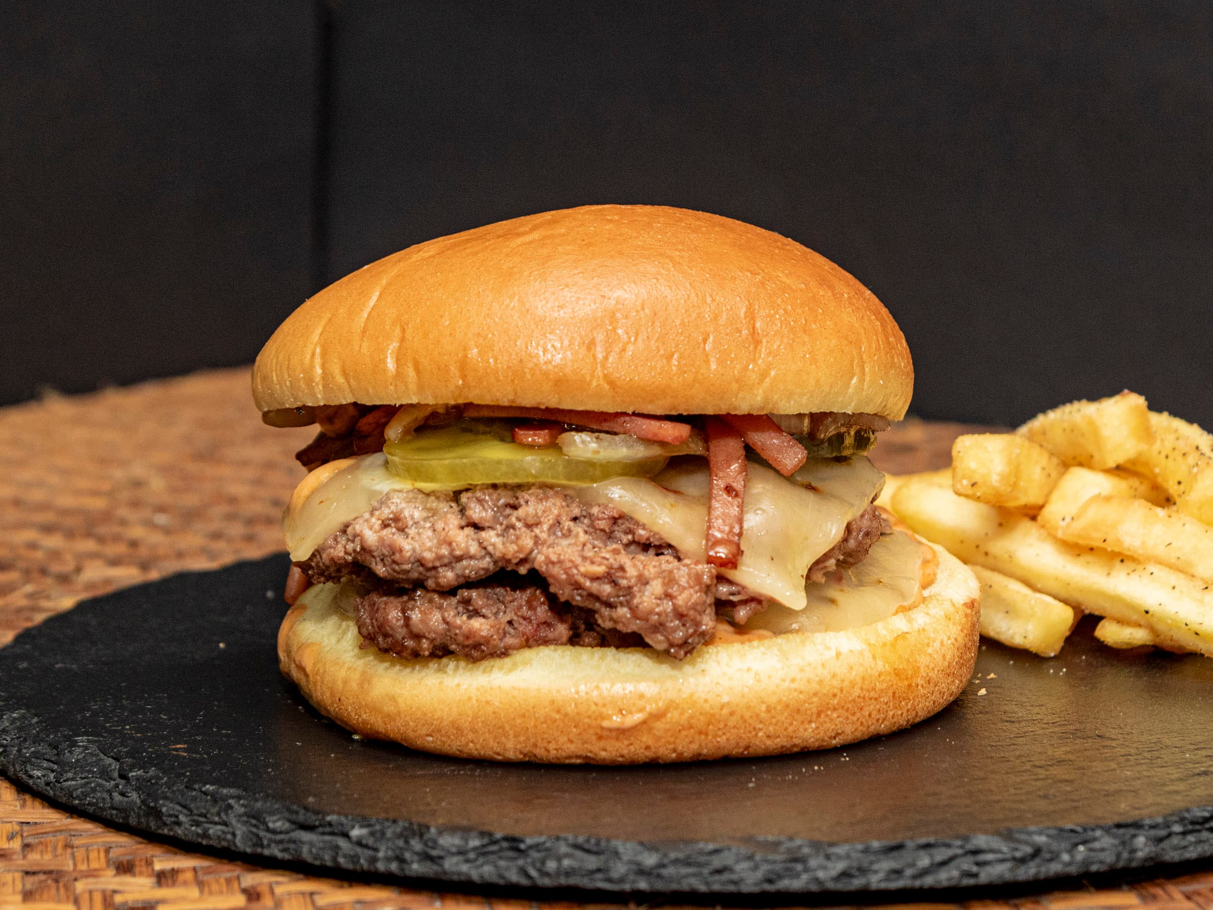 Spicy Purple con Papas Fritas