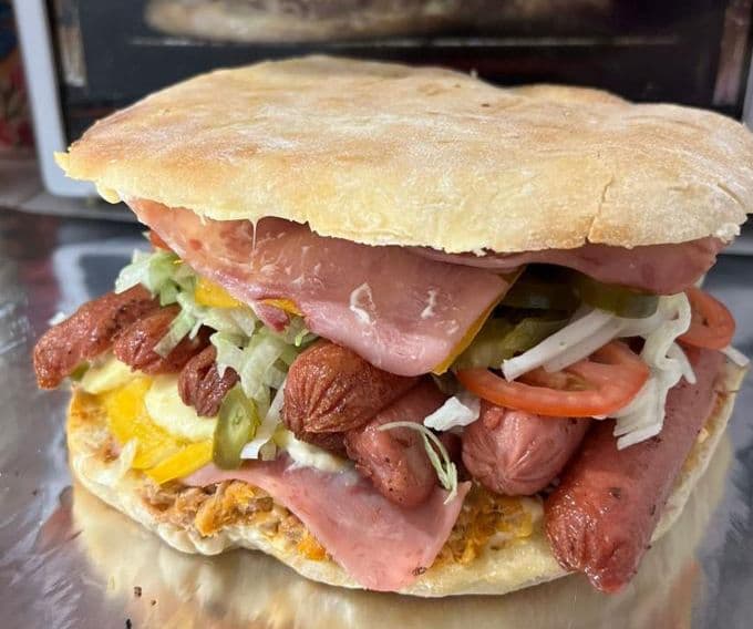 Jugos y Tortas Dely