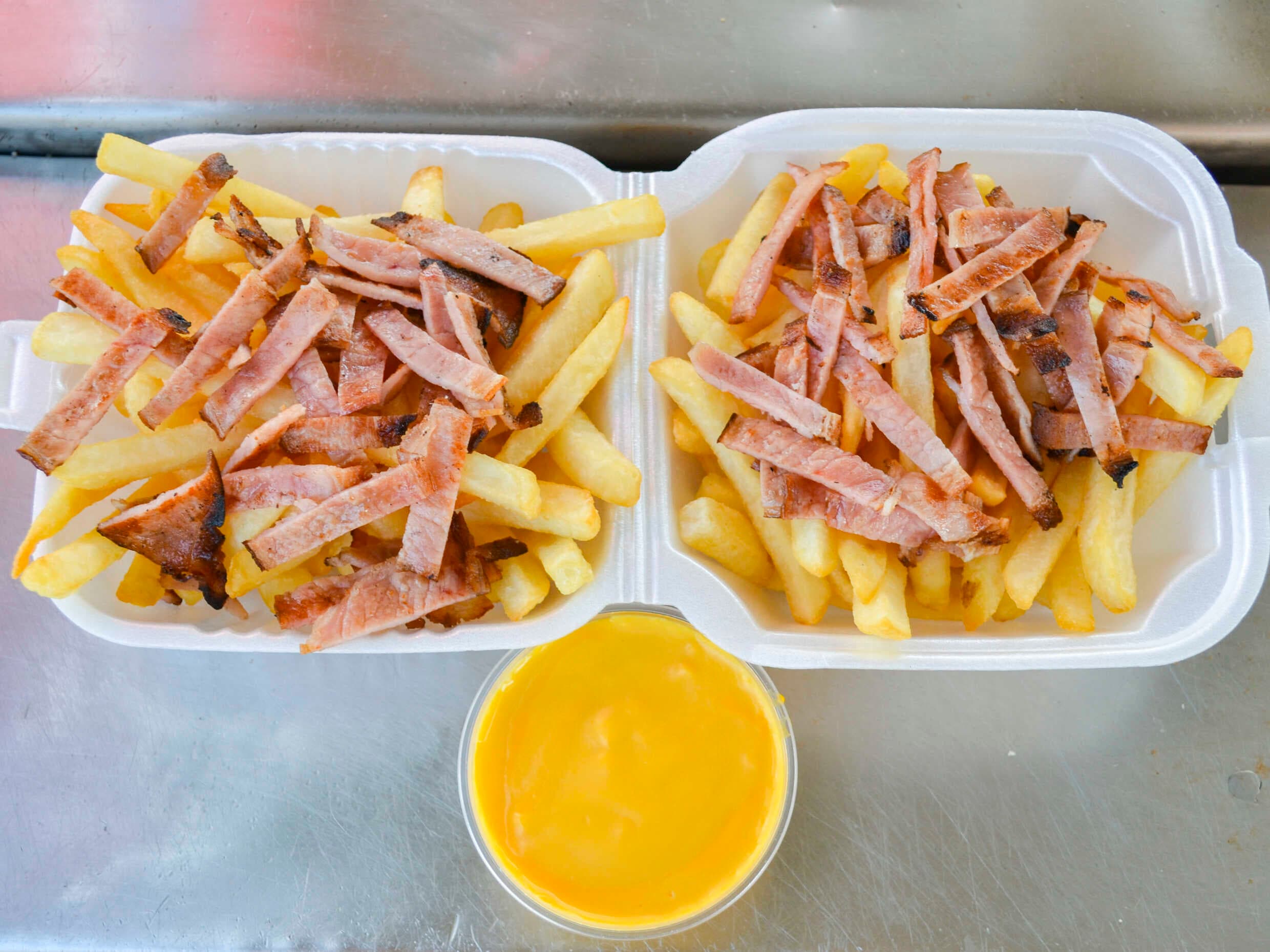 Papas con Queso y Tocino