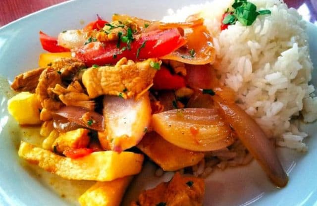Pollo Saltado