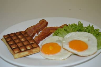 HUEVOS ESTRELLADOS